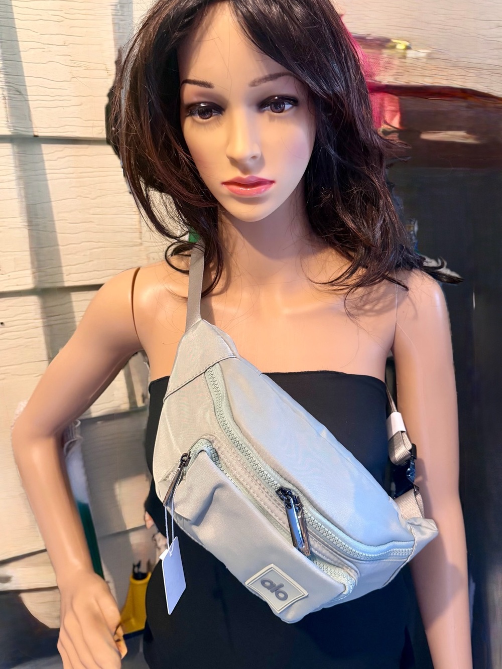 ALO Yoga Light Green Belt Bag / Fanny Pack - Picture 2 of 16